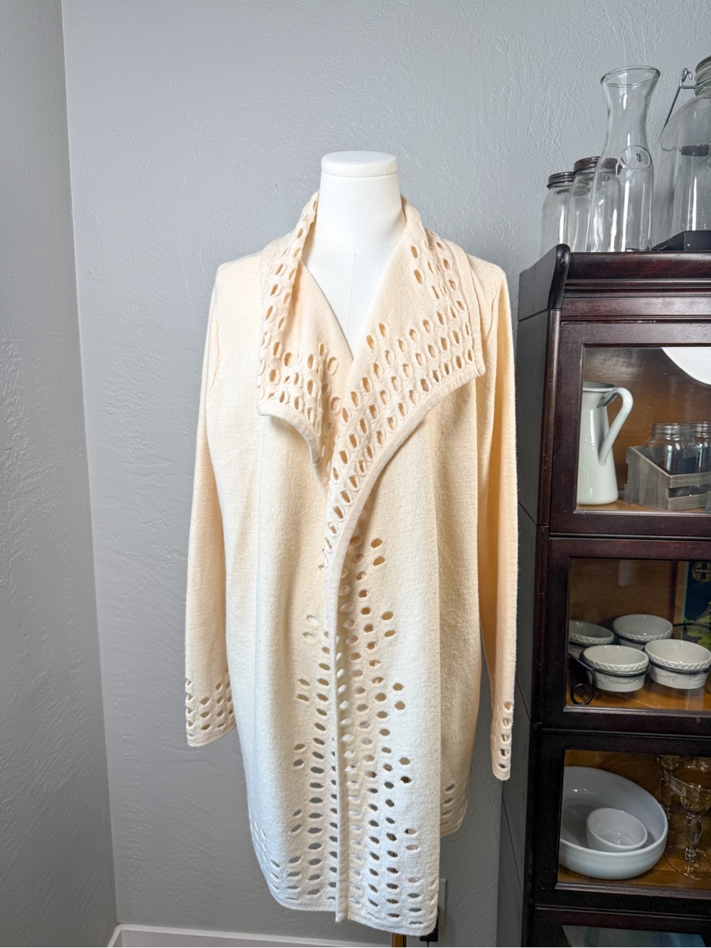 Chico’s 100% Wool Open Front Cardigan Sweater Cream Eyelet Detail Size 2